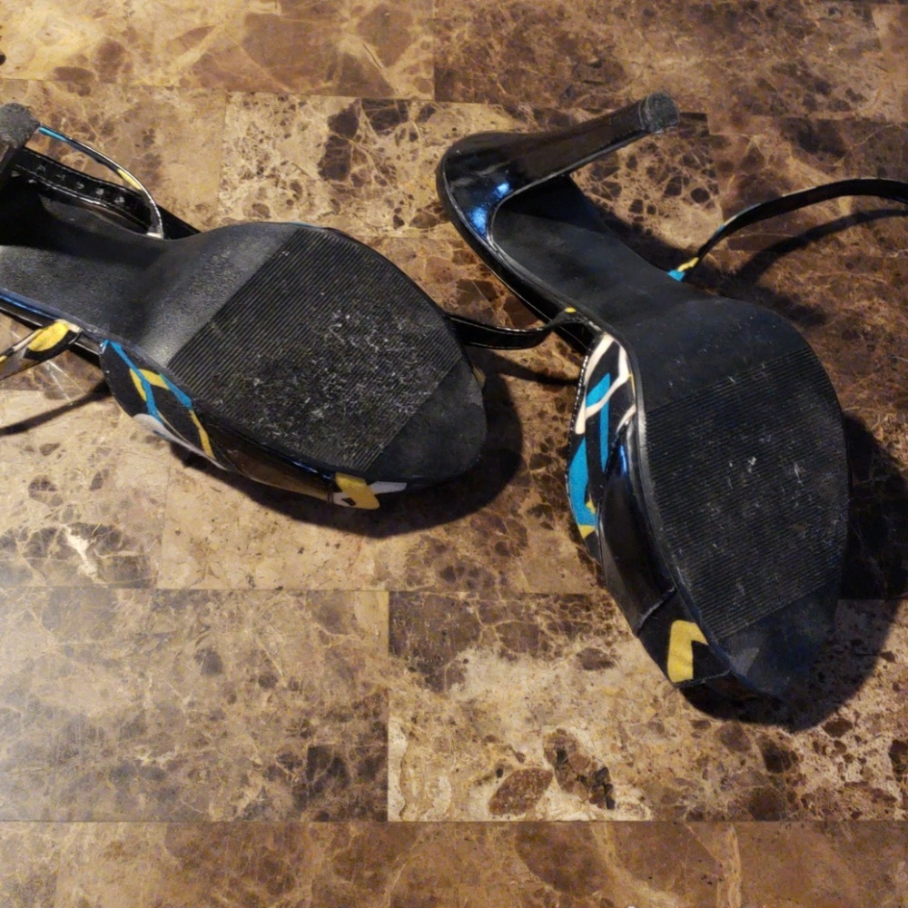 High heels - Picture 4 of 4